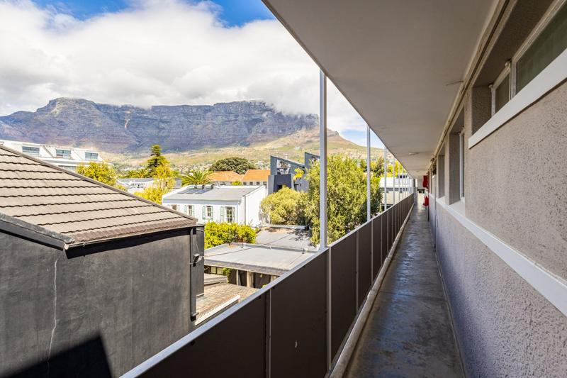 1 Bedroom Property for Sale in Gardens Western Cape